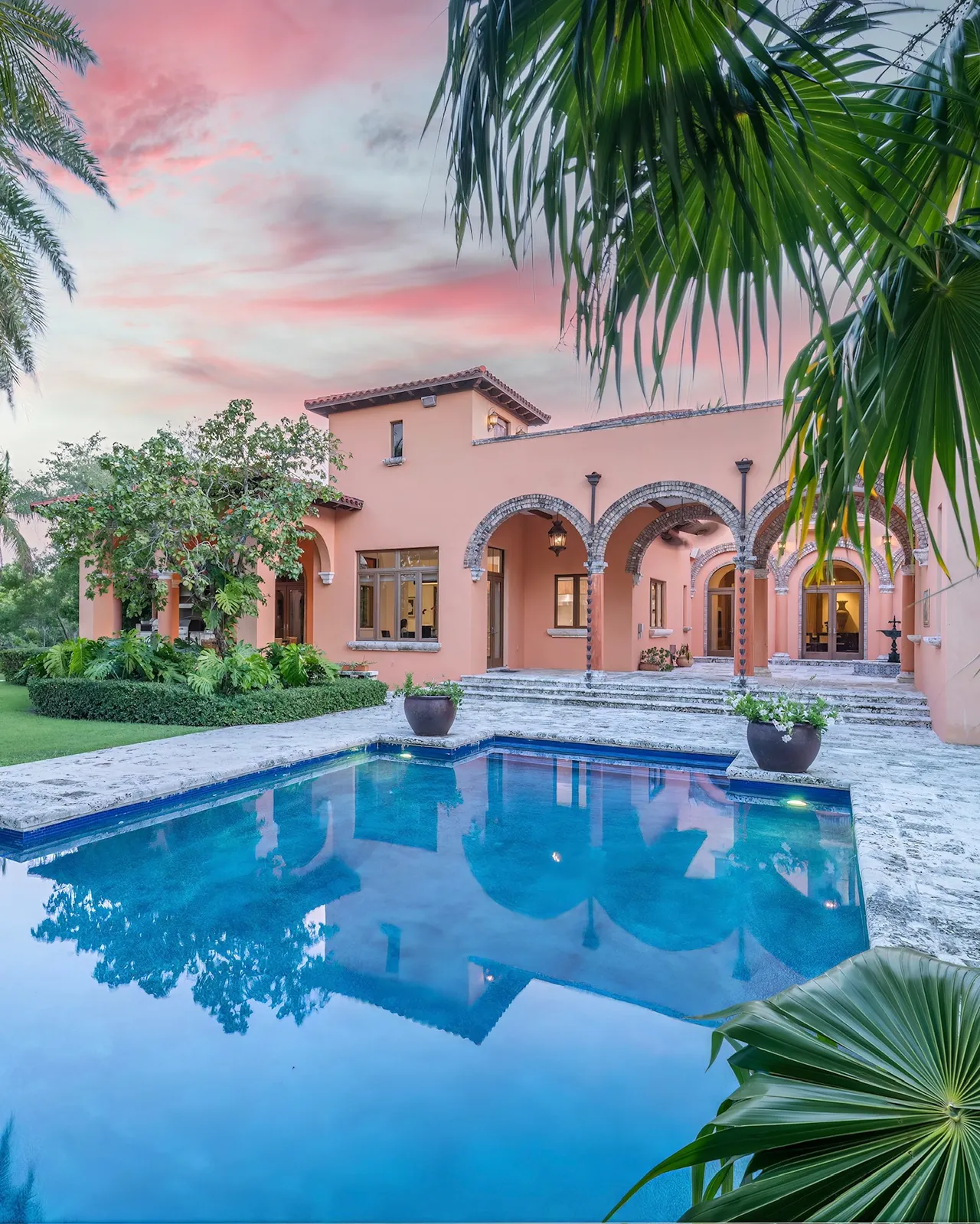 Life Curated: The Essence of Coral Gables Waterfront Living