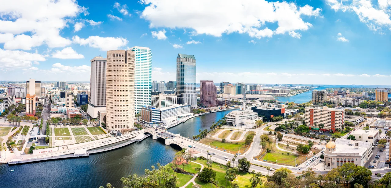 Aerial view of downtown Tampa and the Hillsborough River